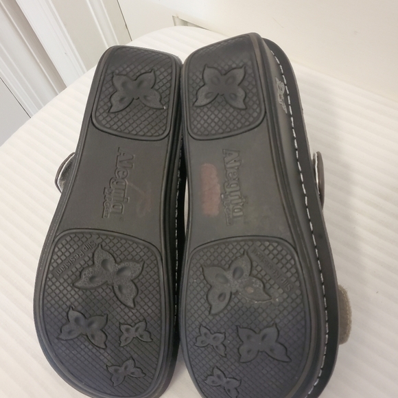 Alegria Karmen Wrapture Grey & White Sandals Size 39 = US 9 - Picture 5 of 11